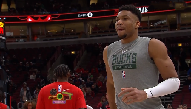  字母哥伤退雄鹿告负，凯尔特人登顶东部  