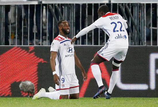  洛里昂中场掌控全局，法甲技术流打法获赞誉